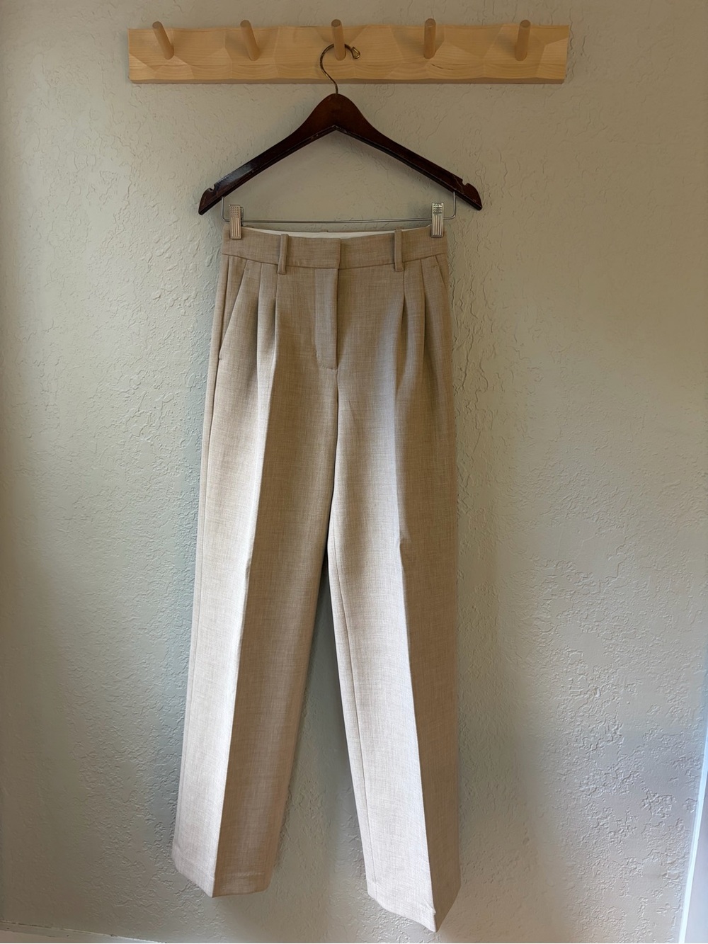 Aritzia Effortless Pants Women's Pleated Trousers in Beige